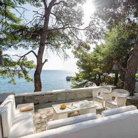 Pine Cove House, Loutra Vakantiehuis